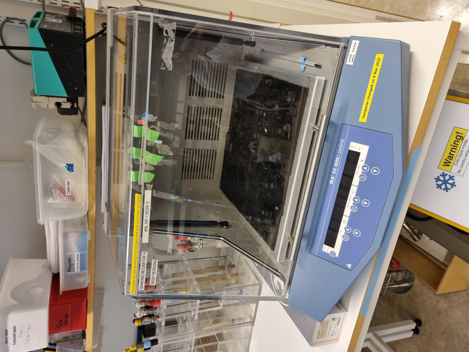 Picture of Shaking incubator 4