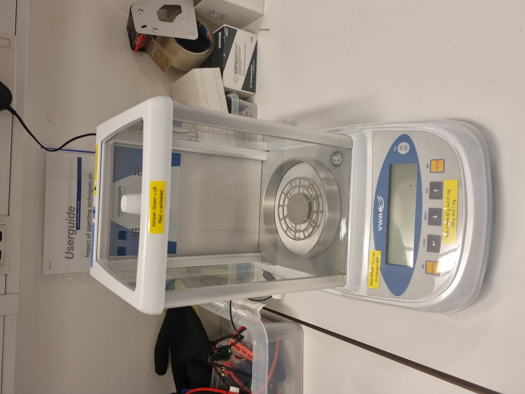 Picture of VWR Semi-Micro Balances with Ioniser 4